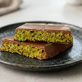 Dubai chocolate with pistachio cream and kataifi